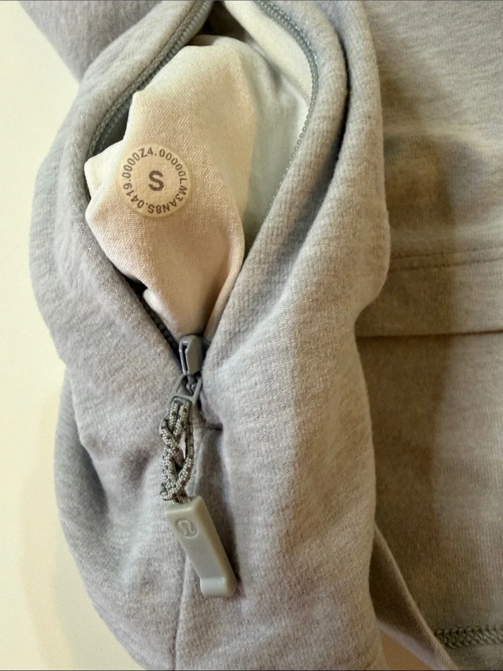 Lululemon Men’s Surge Warm 1/2 Zip Heathered Sea Salt, Size S